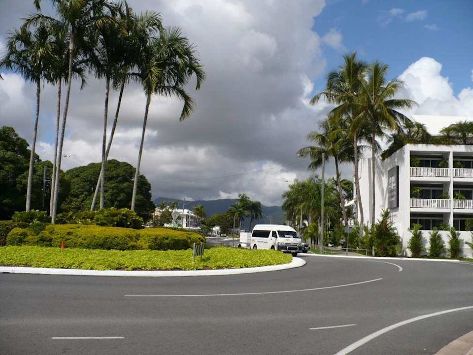 Zimmer mit Balkon (rechts im Bild) Hotel The Cairns