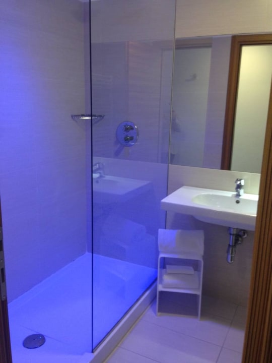Bagno camera 725 (ampia doccia) Hotel degli Arcimboldi