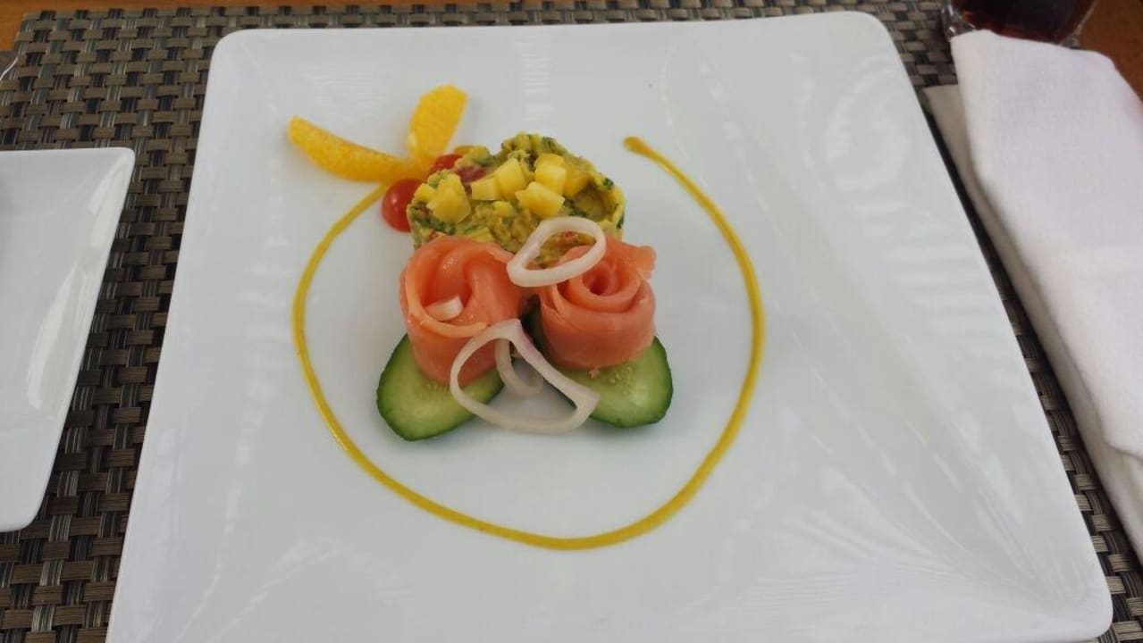 Vorspeise zu Mittag in der Poolbar Baron Palace Sahl Hasheesh