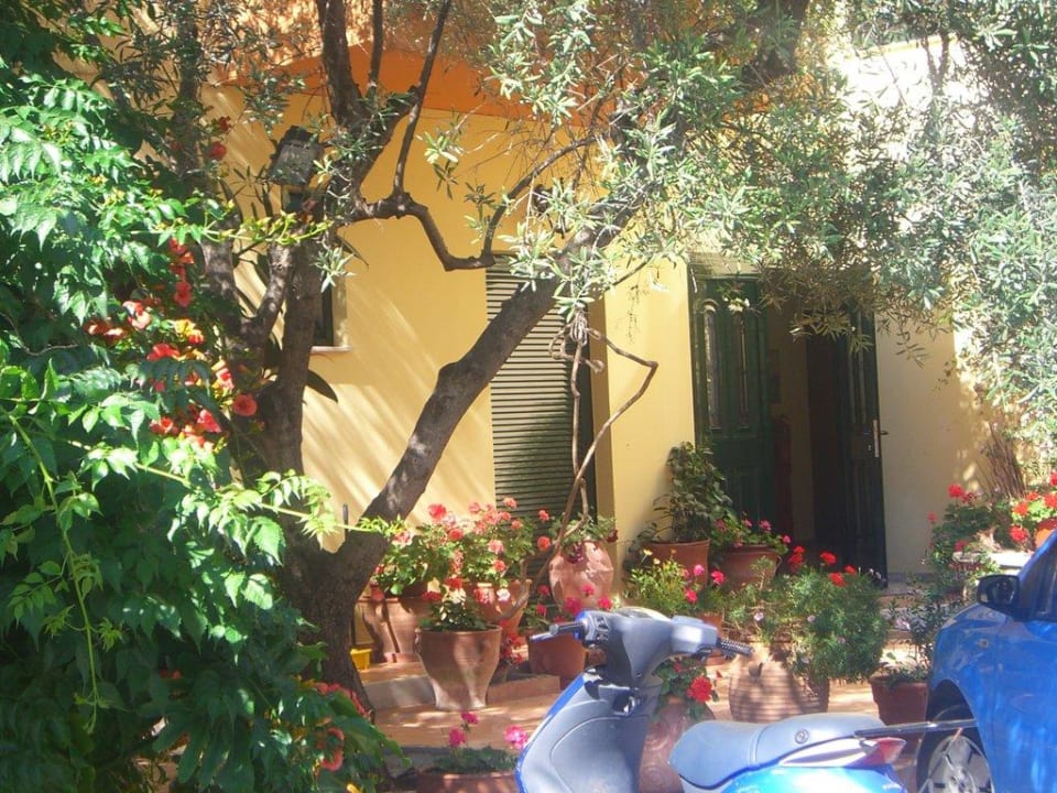 Haupteingang Hotel Paradise