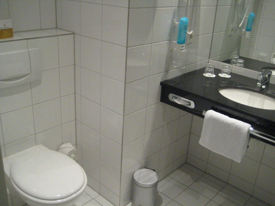 Badezimmerimpression Hotel Tulip Inn Düsseldorf Arena