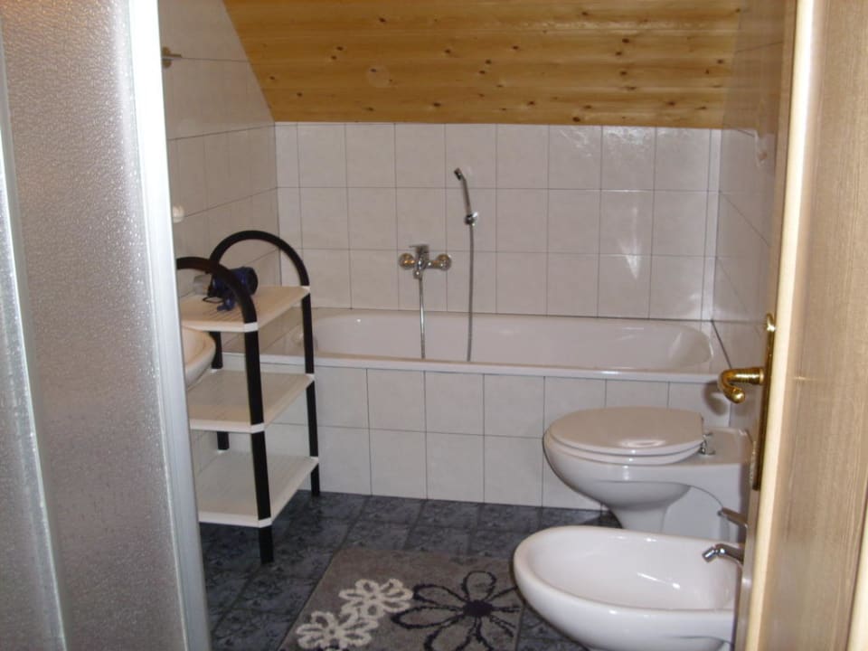 Bad mit Wanne und Dusche Oberwieserhof