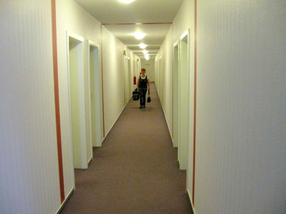 Flur zu den Zimmern Hotel Märkischer Hof
