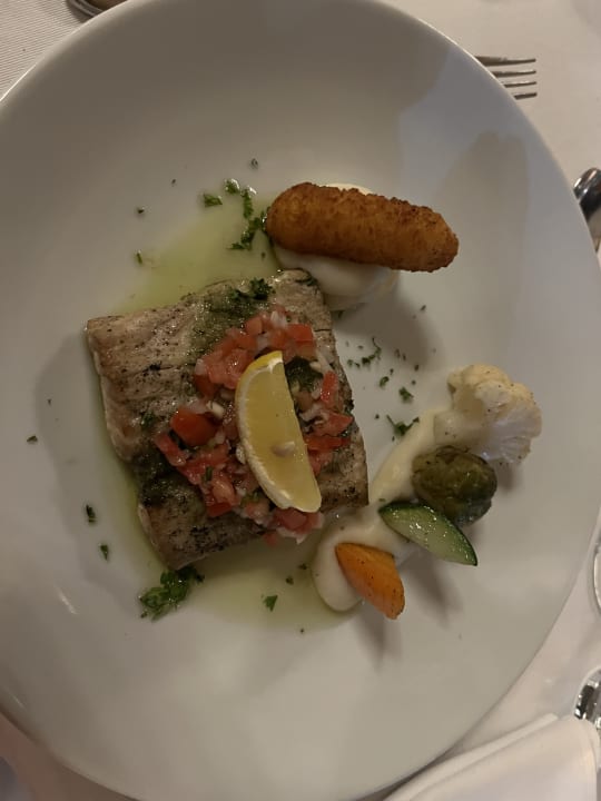 Gastro Crystals Beach Resort Belle Mare, a member of Radisson Individuals
