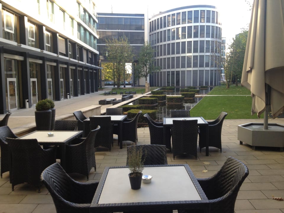 Blick in den Innenhof Radisson Blu Hotel Köln