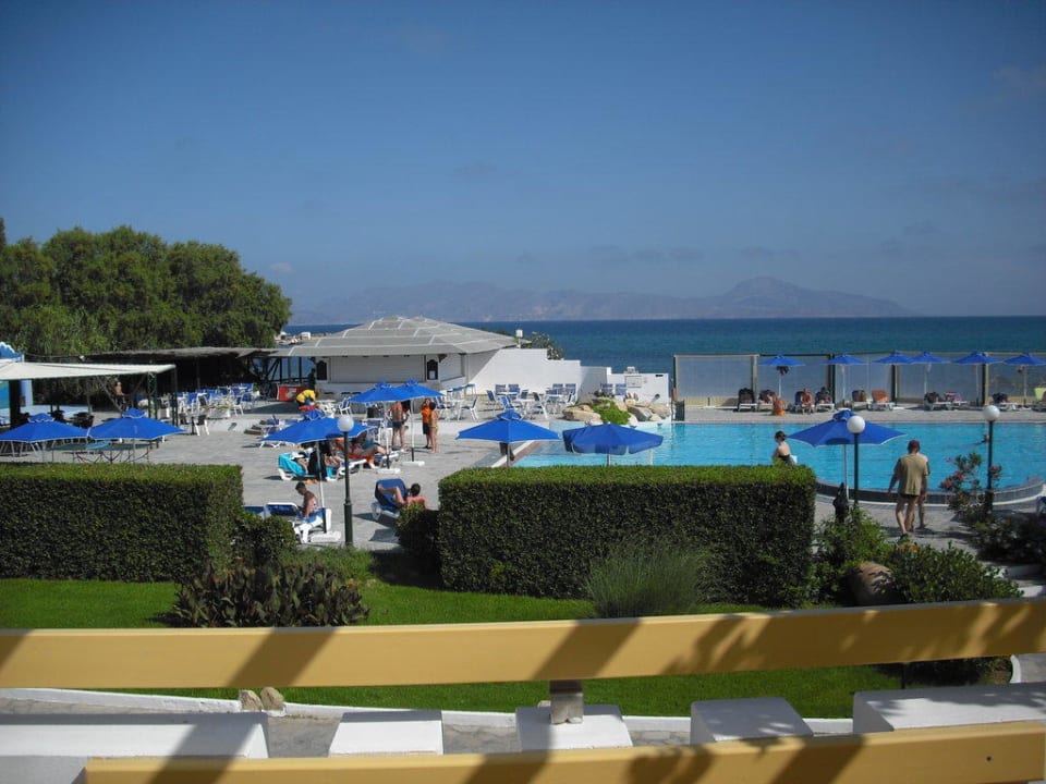 Ausblick auf Poolanlage Mastichari Bay Hotel