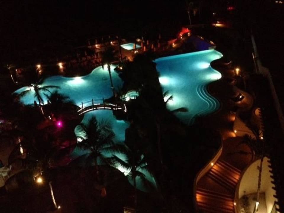 Pool bei Nacht  Hilton Barbados Resort