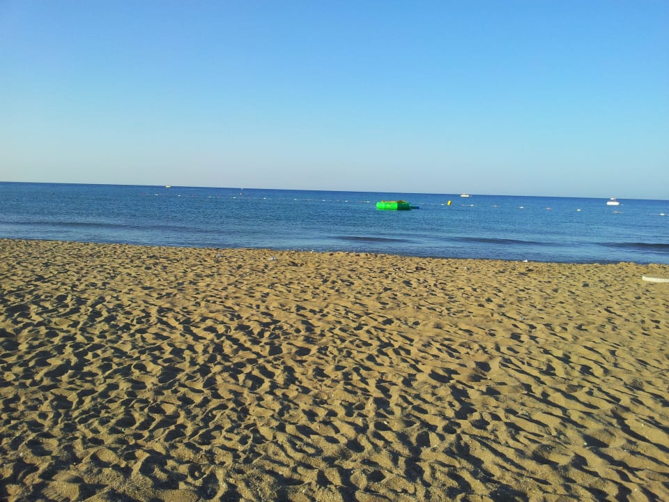 Strand am frühen Morgen Diamond Excellence Resort & Spa