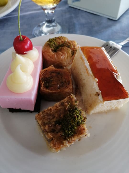 Gastro Aska Hotel Just in Beach