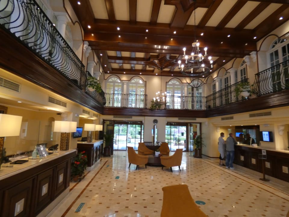 Lobby Marriott's Marbella Beach Resort