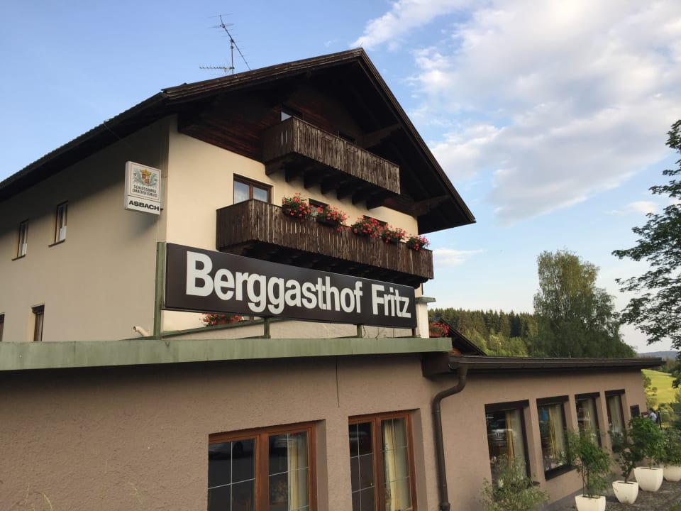 Außenansicht Hotel der Bäume