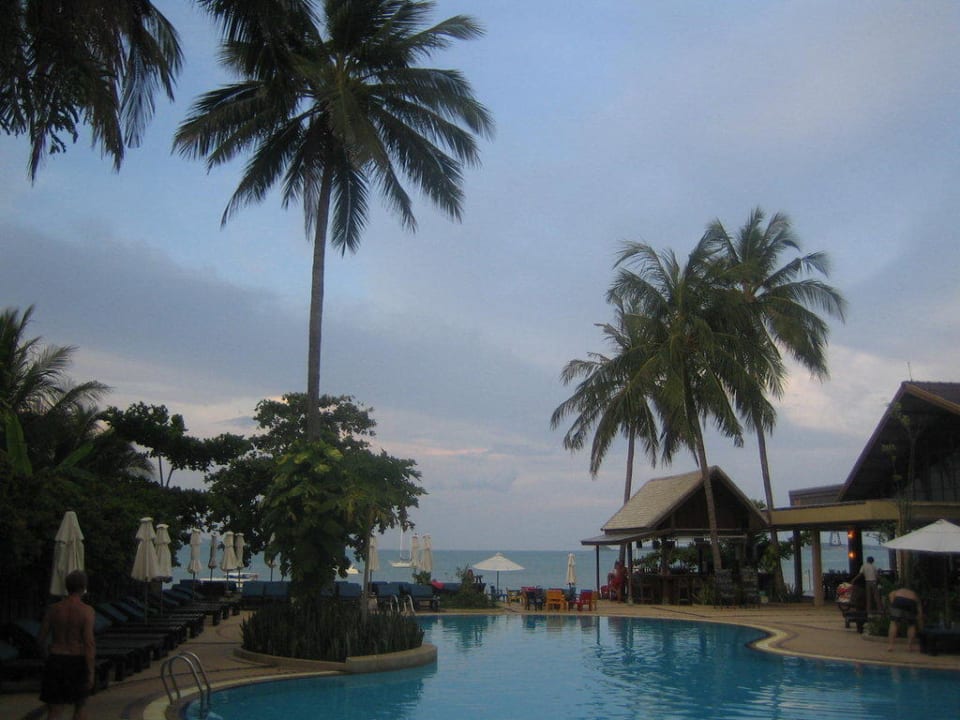 Pool am Abend NH Collection Samui Peace Resort