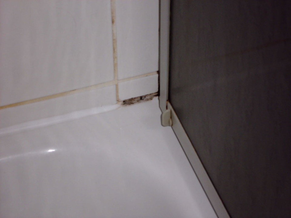 Silikonfuge (Detail) Gasthof-Pension Edlinger