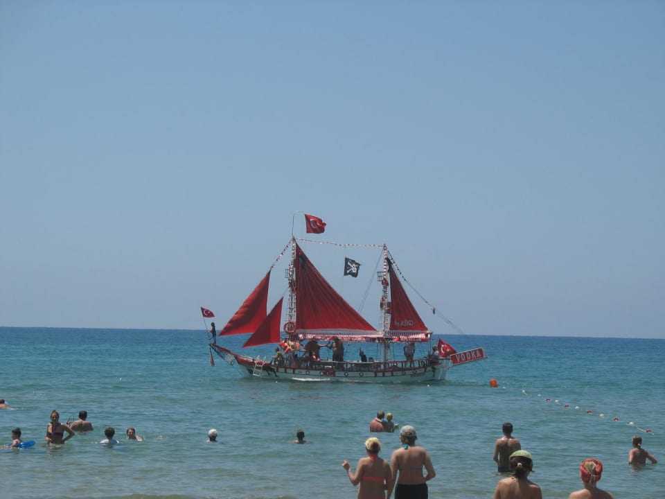 Пляж Aska Bayview Resort