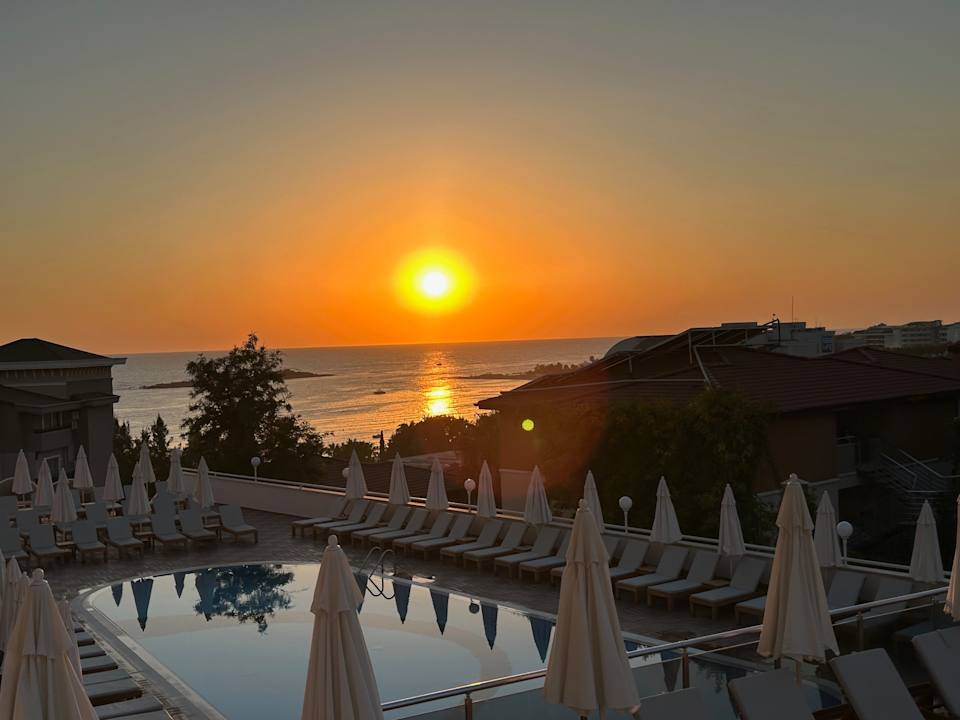 Zimmer Laguna Beach Alya Resort & Spa Hotel