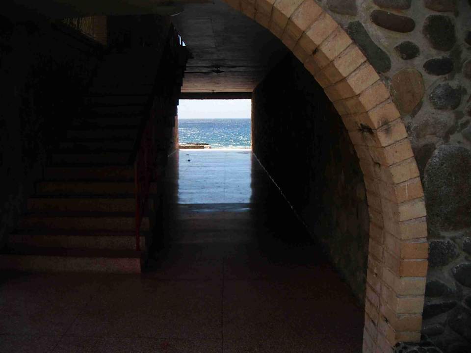 Durch die Zimmer-Anlage aufs Meer Hotel Islazul Costa Morena