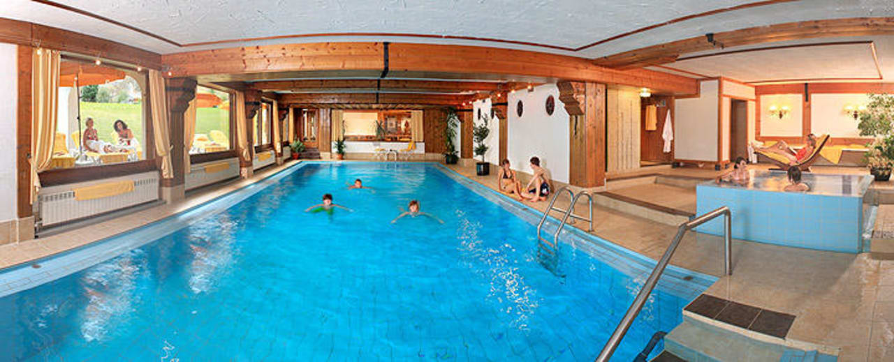 Hallenbad 13 x 6m Apartments Alpensonne 2000