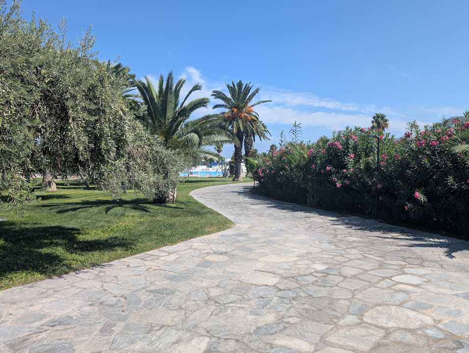 Gartenanlage Kassandra Palace Seaside Resort