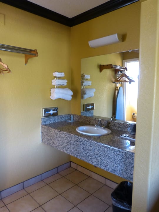 "Bad" Hotel Rodeway Inn