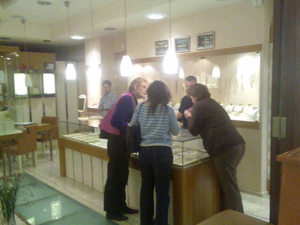 Hier könnenSie schauen ohn angesprochen zu werden VONRESORT Golden Coast