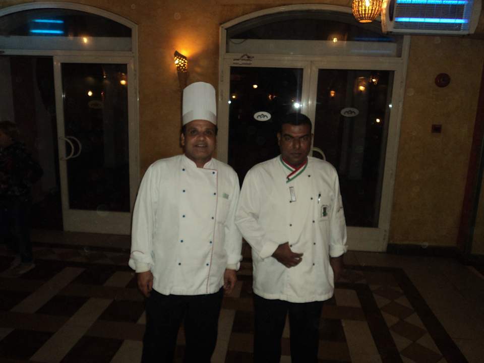 Im Cafe du Roi Pickalbatros Alf Leila Wa Leila Resort - Neverland Hurghada