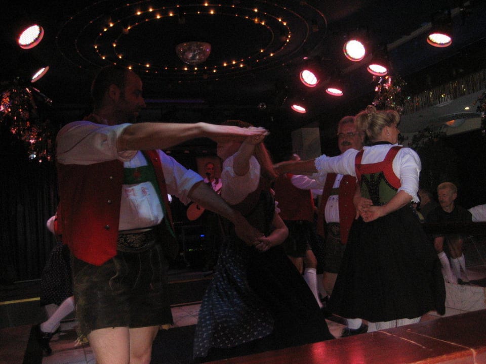 Tiroler Abend in der Tenne Das Kaltschmid - Familotel Tirol