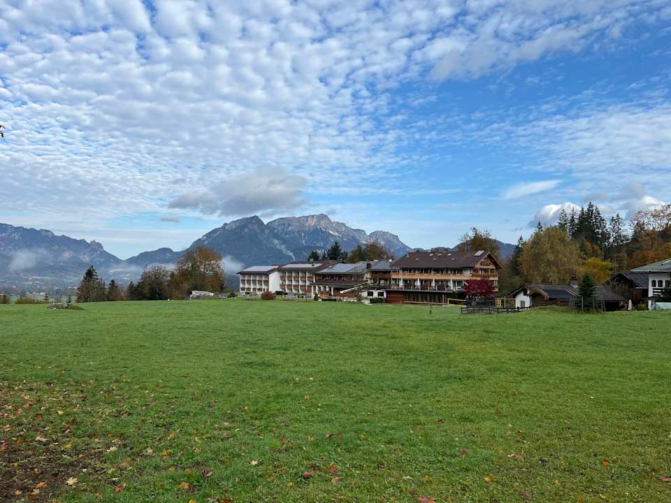 Außenansicht Alm- & Wellnesshotel Alpenhof