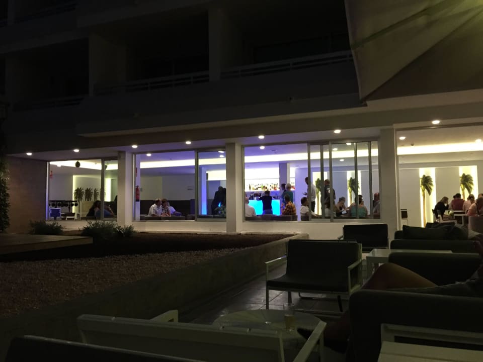 Loungebereich außen alltoura Club Hotel Akeah Broncemar