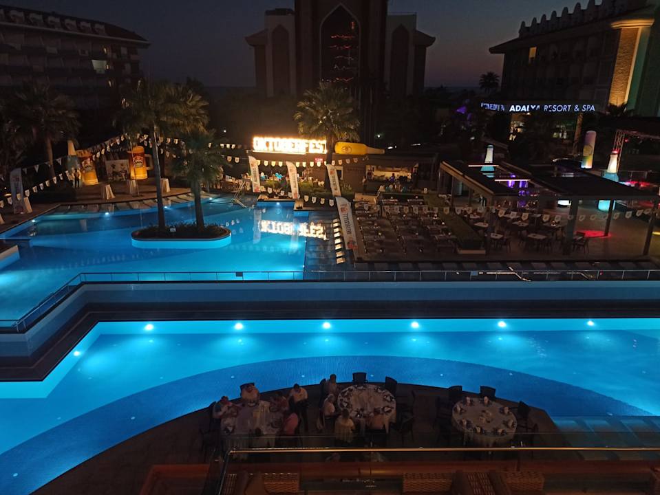 Pool Side Sunport Hotel & Spa