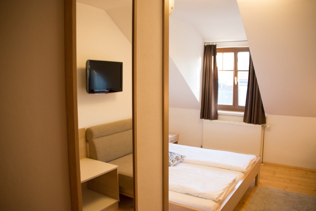 Zimmer Achs-Wendelin Weine und Gästehaus