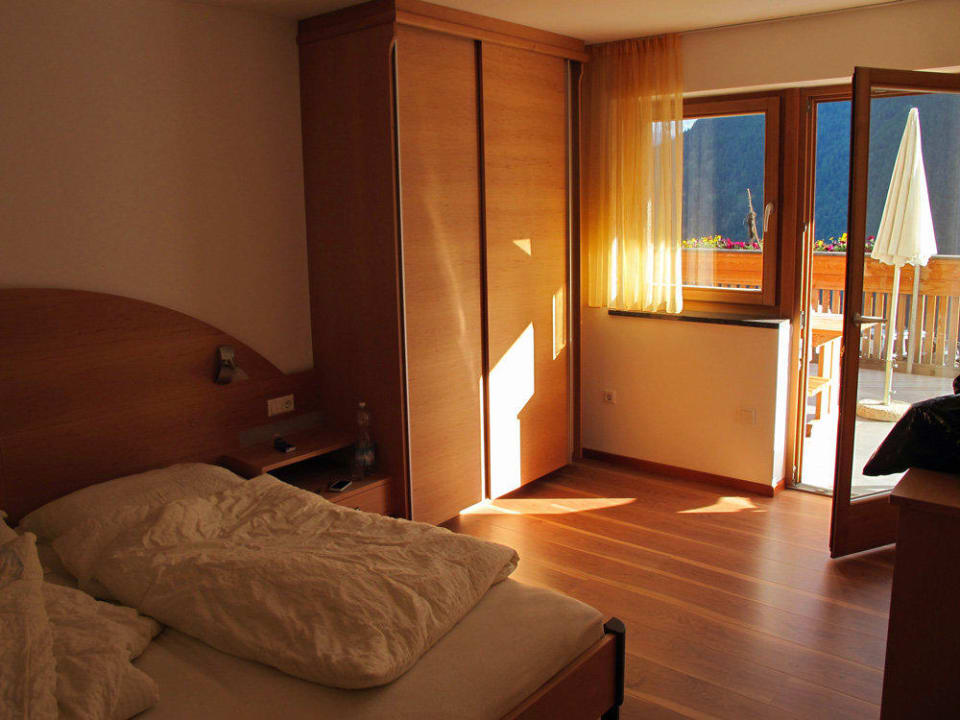 Schlafzimmer in der Fewo Abendrot Agriturismus Oberperflhof