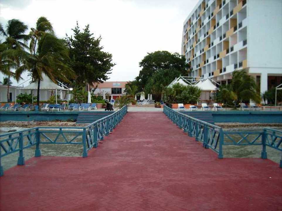 Blick vom Meer zum Hotel Hotel Jagua Affiliated by Meliá