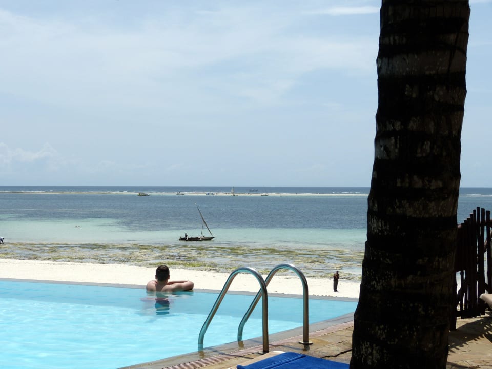 Panoramapool im Kole Kole Baobab Beach Resort & Spa