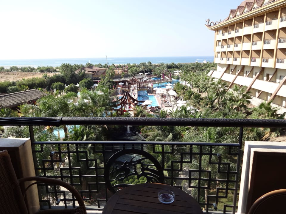 "Zimmer mit Meerblick" - stimmt! Hotel Royal Dragon
