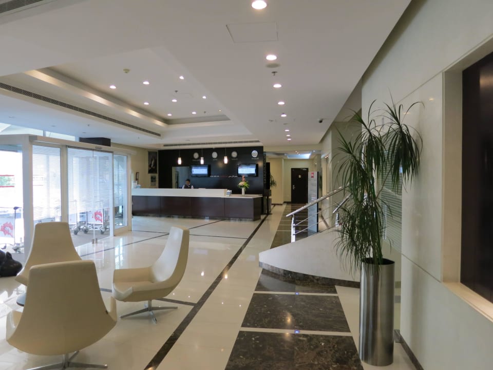 Lobby Hotel Ibis Muscat