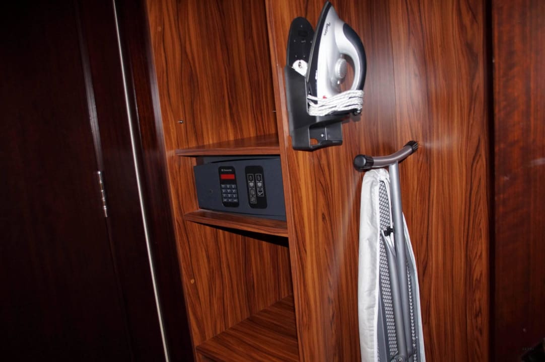 Zimmer und deren Ausstattung. Hotel Crowne Plaza Bursa Convention Center & Thermal Spa