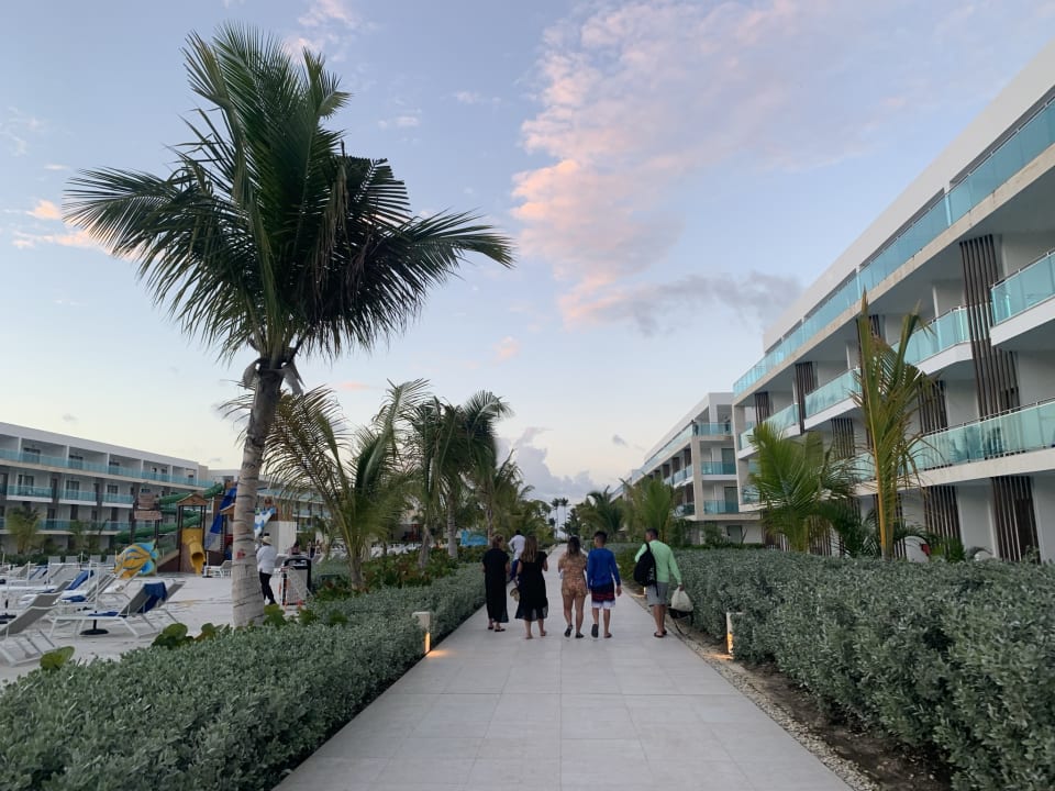Außenansicht Serenade Punta Cana Beach & Spa resort