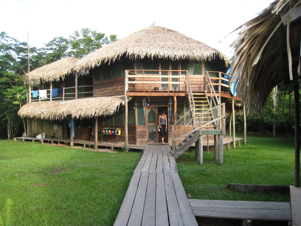 Główny budynek Ararinha Jungle Hotel