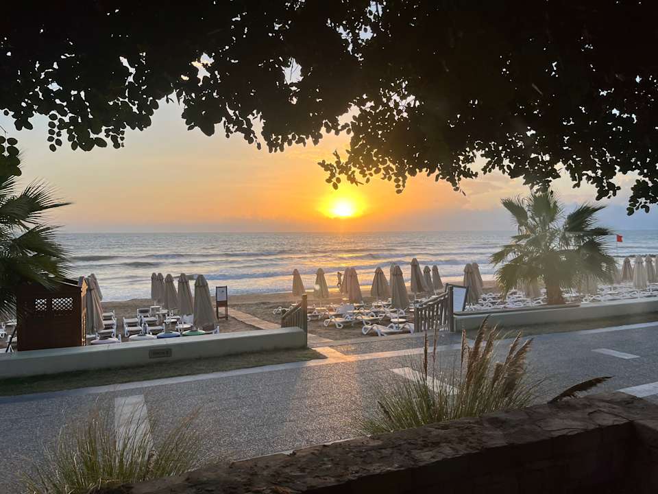 Strand Melas Resort Hotel