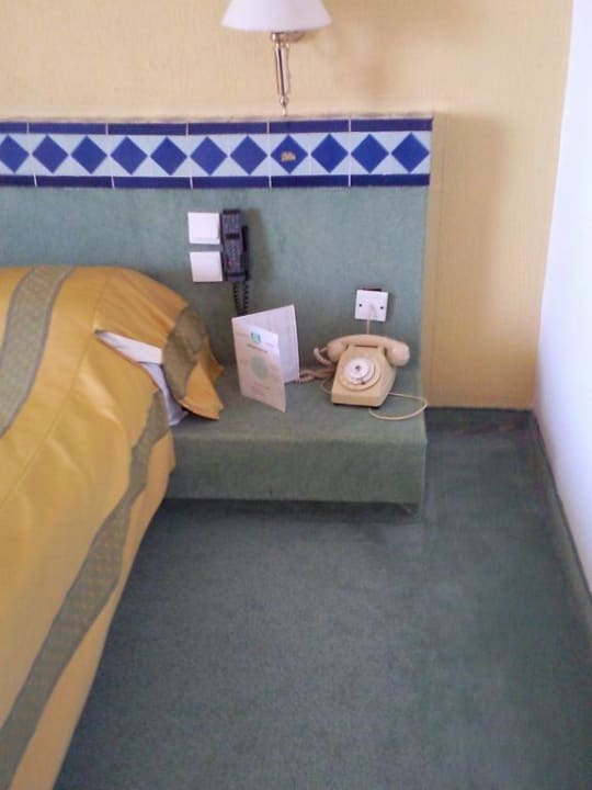 Telefon und Fernbedienung Hotel Tej Marhaba