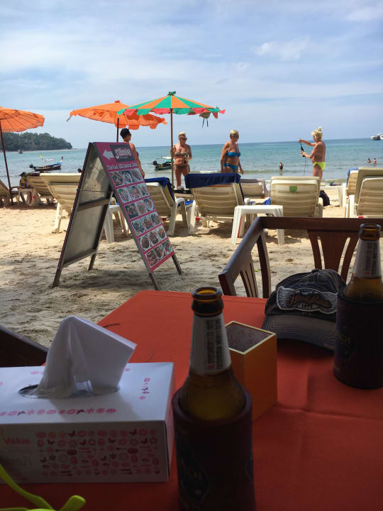 Ausblick aufs Meer von einer Strandrestarant aus. Best Western Premier Bangtao Beach Resort & Spa