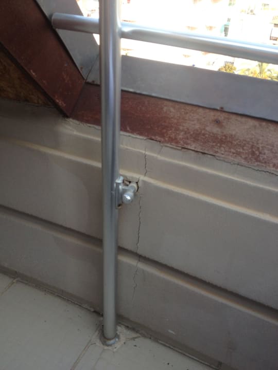 Ausgerissenes Geländer Sultan Sipahi Resort