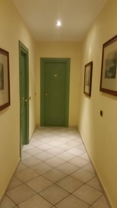 Корридор Hotel Bologna
