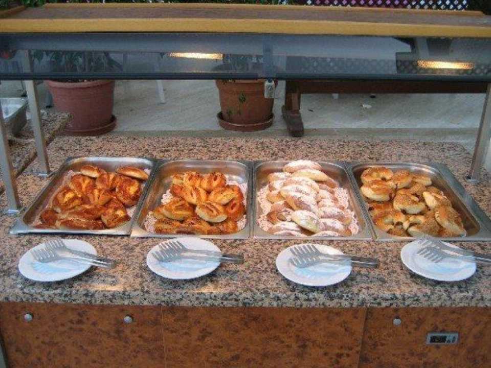 Restaurant  Serenis Hotel