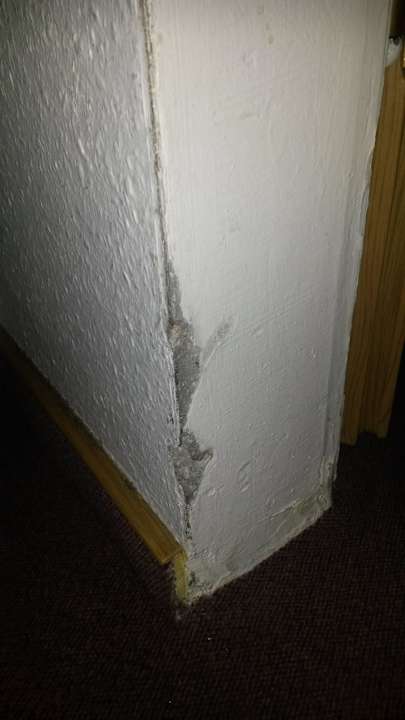 Abgeplatzer Putz Wohnzimmer Days Inn Leipzig City Centre