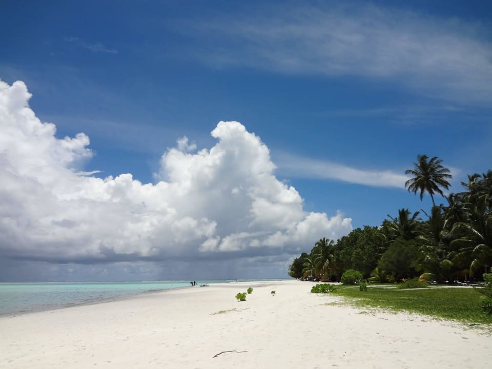 Strand vor Jacuzzi-Beach-Villa 651 Meeru Maldives Resort Island