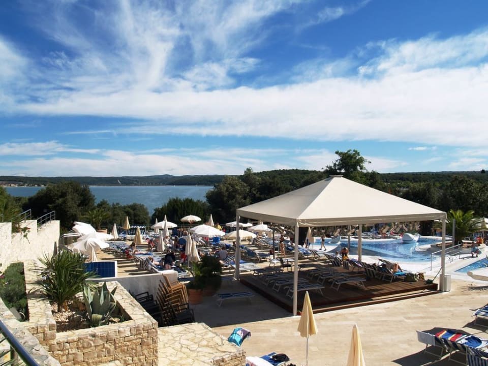 Blick auf den Pool Valamar Tamaris Villas