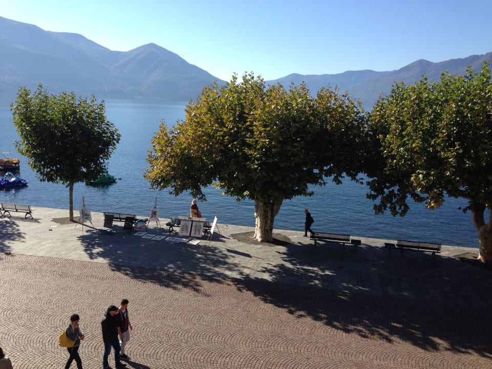 Blick auf Piazza und See Tamaro & Dependance Villa Olevano