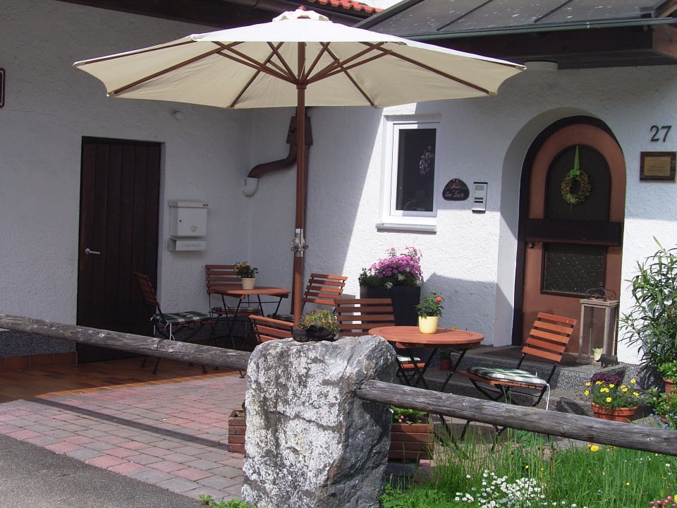 Hauseingang vom Parkplatz Gästehaus Kanstein