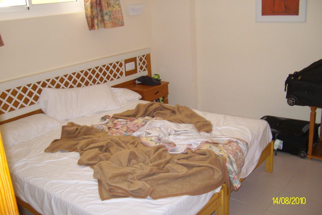 Schlafzimmer im Familienzimmer Protur Palmeras Playa Aparthotel